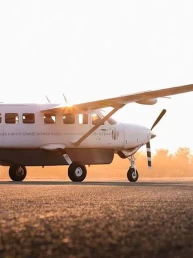Cessna 208 von Wilderness Air im Abendlicht